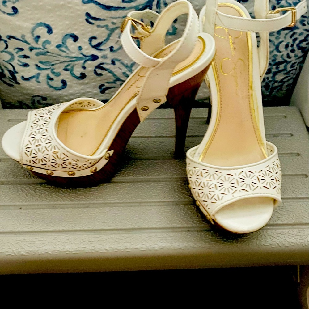 Jessica Simpson summer white heels